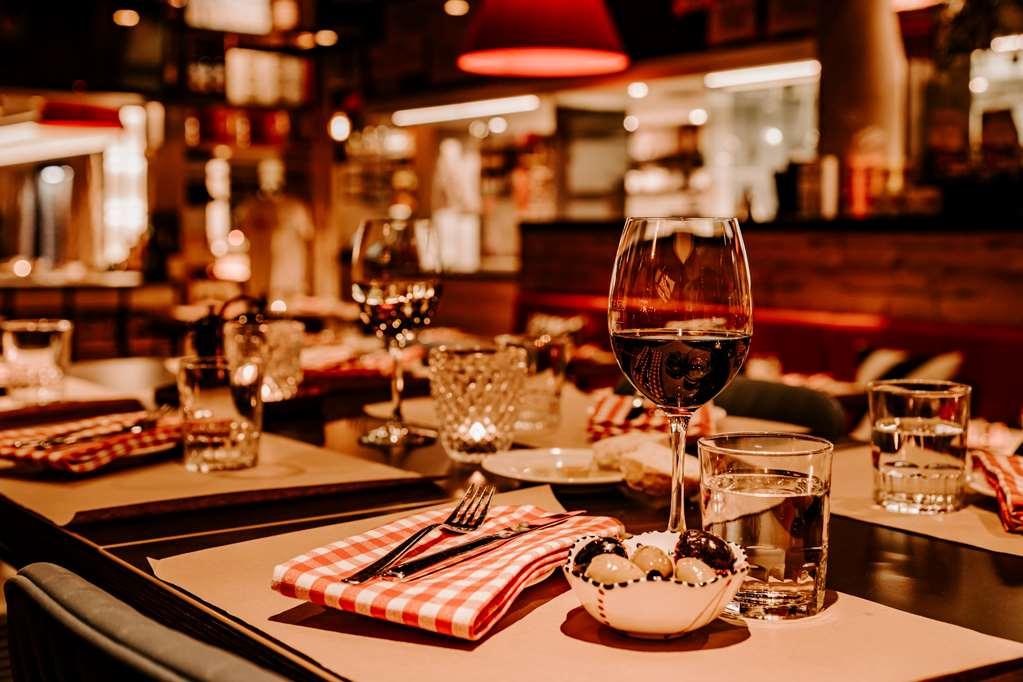 Vienna House Easy By Wyndham 4*