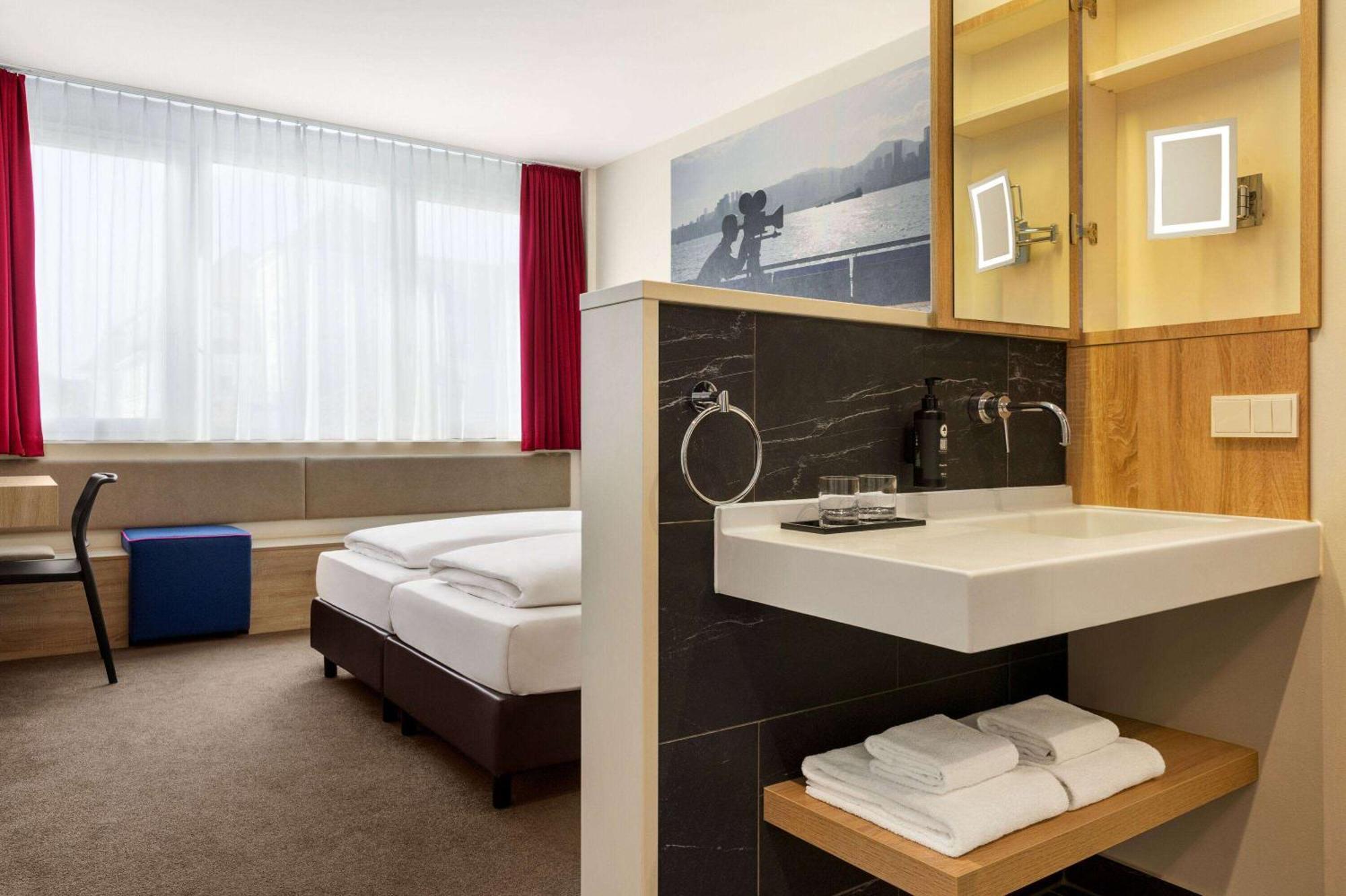 Vienna House Easy By Wyndham Hotel Monaco di Baviera