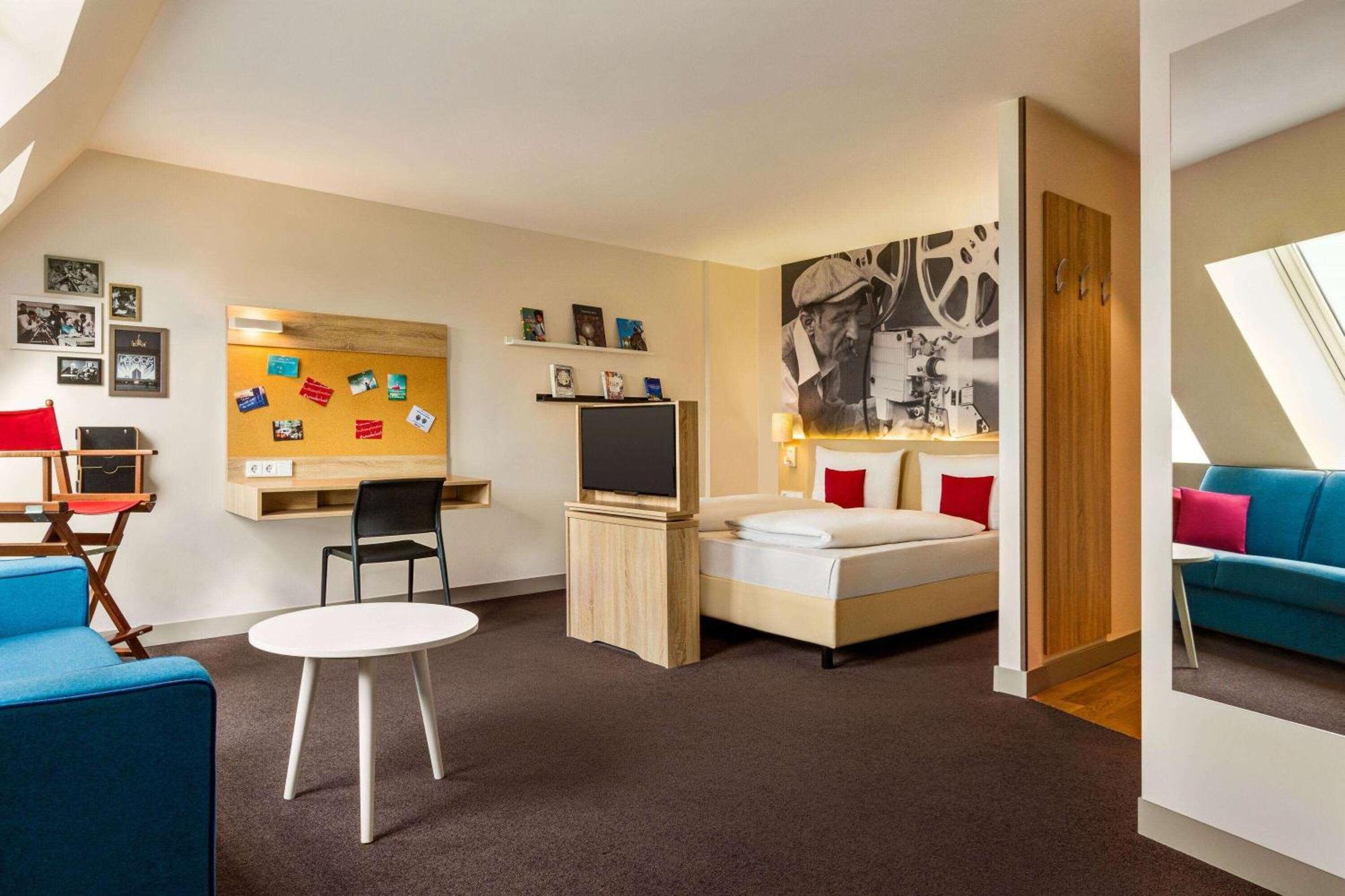 Vienna House Easy By Wyndham 4* München
